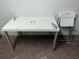 MESA ESTUDIO 100 % MADERA + ALUMINIO Y EN PERFECTO