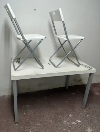 MESA ESTUDIO 100 % MADERA + ALUMINIO Y EN PERFECTO