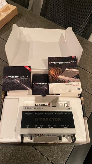 Traktor Scratch Pro 2 + Audio 10