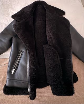 Cazadora Mango doble faz negra