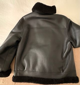 Cazadora Mango doble faz negra