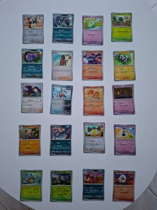 Mazzo 20 carte Pokemon ITA holo reverse assortite