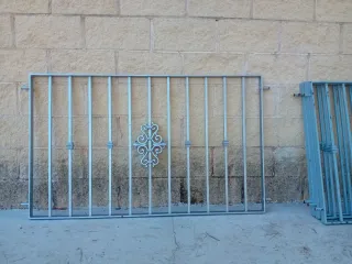 Lote 5 rejas de hierro para ventana