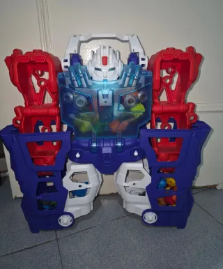 Robot Juguete con Figuras