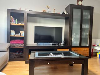 Mueble de salón modular oscuro