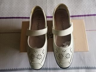 Zapatos Verano Calados Blancos