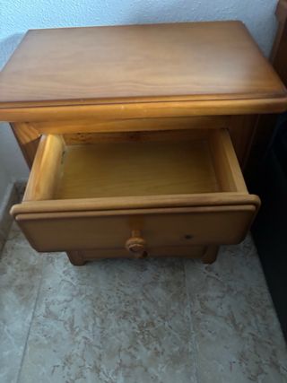 Comodini in legno massello - stile classico