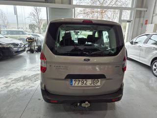 Ford Tourneo Courier 2015