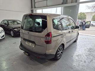 Ford Tourneo Courier 2015