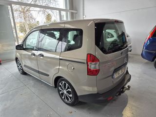Ford Tourneo Courier 2015
