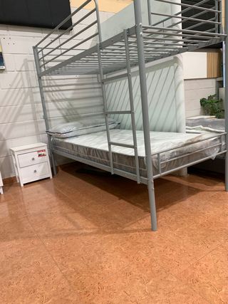 Litera individual metálica gris