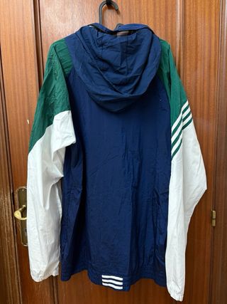 Chaqueta Adidas con capucha
