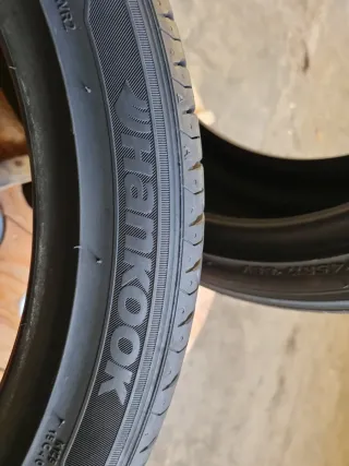 Vendo 2 Neumáticos en perfecto estado