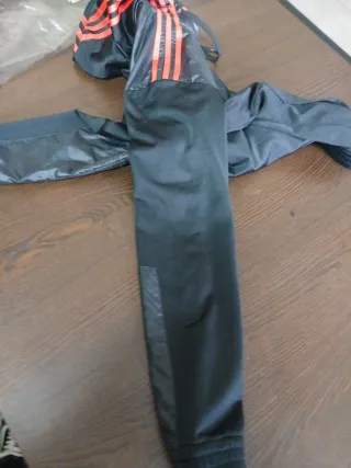 Chaqueta Adidas Negra y Naranja Talla M