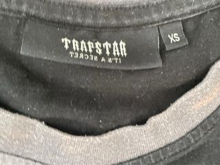 Camiseta Trapstar Negra y Gris