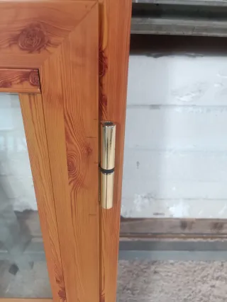 Ventana abatible color pino nudo y cristal doble