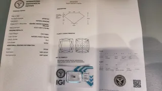 Diamante Amarillo Cushion