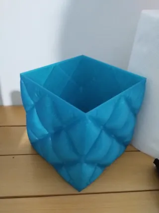 Vaso moderno traslucido blu