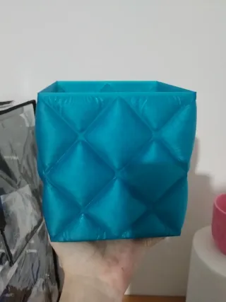 Vaso moderno traslucido blu