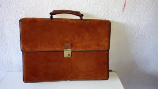 Maletín de piel marrón