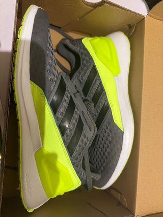 Zapatillas Adidas Grises y Verdes