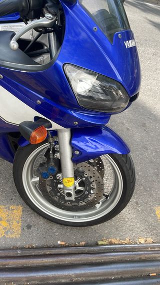 Yamaha R6 Azul