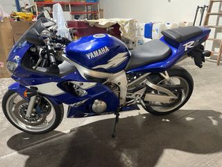 Yamaha R6 Azul