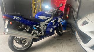 Yamaha R6 Azul