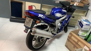 Yamaha R6 Azul