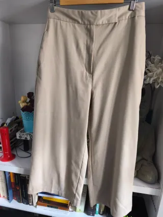 Pantalones anchos Zara beige