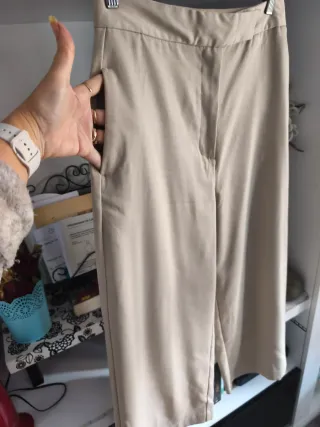 Pantalones anchos Zara beige