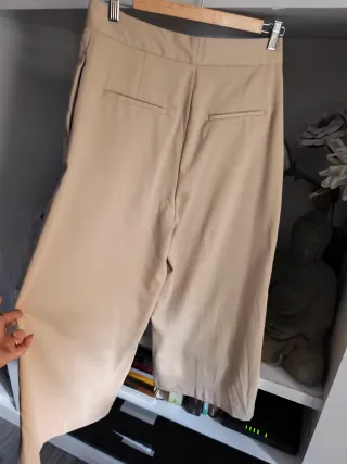 Pantalones anchos Zara beige