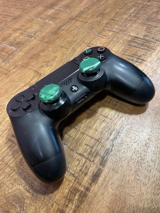 Ps4 Slim 500GB + 2 Mandos + Batman Arkham Knight