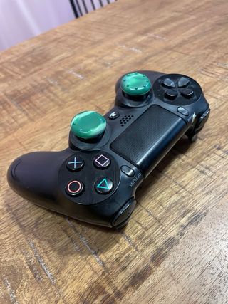 Ps4 Slim 500GB + 2 Mandos + Batman Arkham Knight