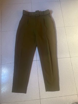 Pantalones verdes mujer con cinturón