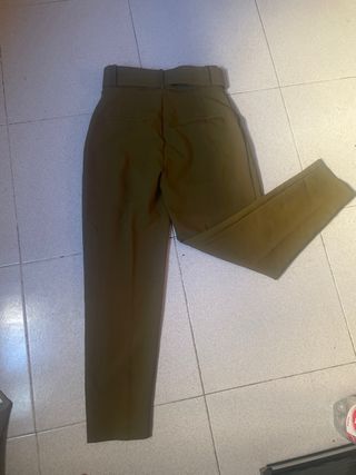 Pantalones verdes mujer con cinturón