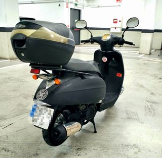 Daelim Scooter Negra