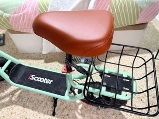 Patinete Eléctrico iScooter con Asiento