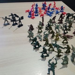 Pack Soldati Plastica Collezione Guerrieri