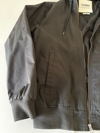 Cazadora ELEMENT negra