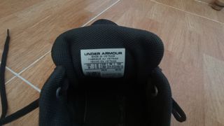 Zapatilla Running Under Armour Negra