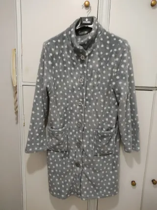 Bata para niña nueva