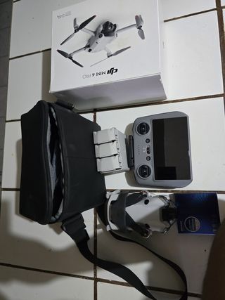DJI Mini 4 Pro Fly More Combo Plus (RC2)