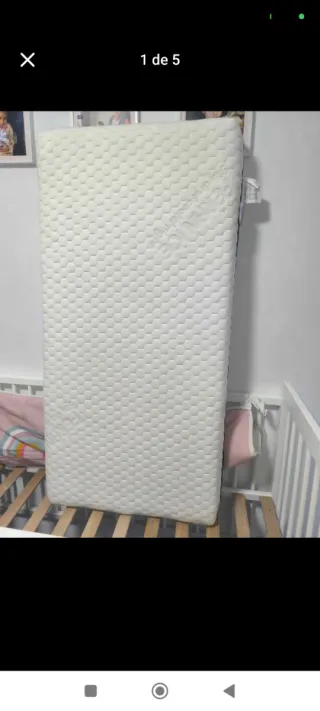 Cuna y colchón como nuevo