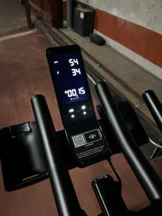 Bicicleta Indoor Technogym Amarilla