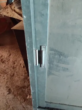 Ventana corredera galvanizada