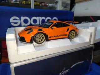 PORSCHE 911 992 GT3 RS NOREV 1:18