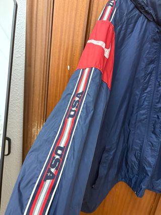 Chaqueta Nike Azul y Roja con Capucha