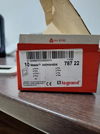 Placa Legrand Mosaic Antimicrobiana