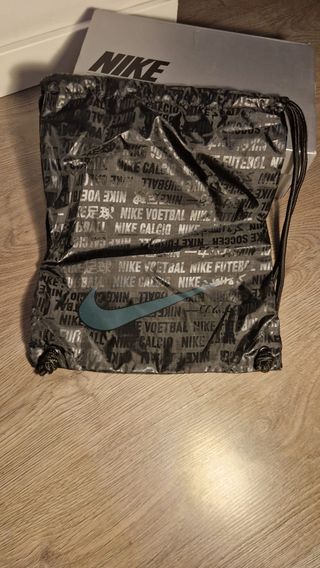 Zapatillas Nike Fútbol Negras y Turquesa Nuevas